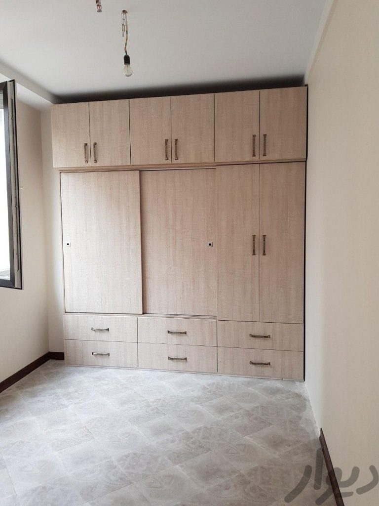 نجار نصاب و سازنده کار های چوبی (کمد، میز ،کابینت)