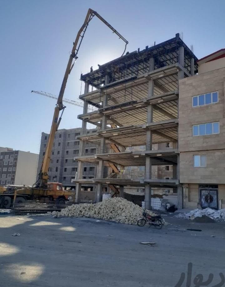آرماتوربندی و قالب بندی تیرچه وافل سوله آرماتوربند