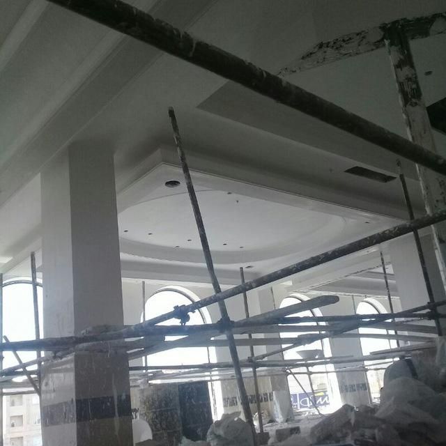 بنای گچ کار .کلیه امور گچ کاری و ابزار تعمیرات