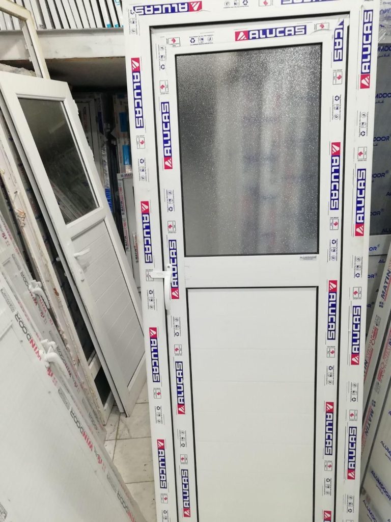 درب سرویس و حمام pvc با شیشه