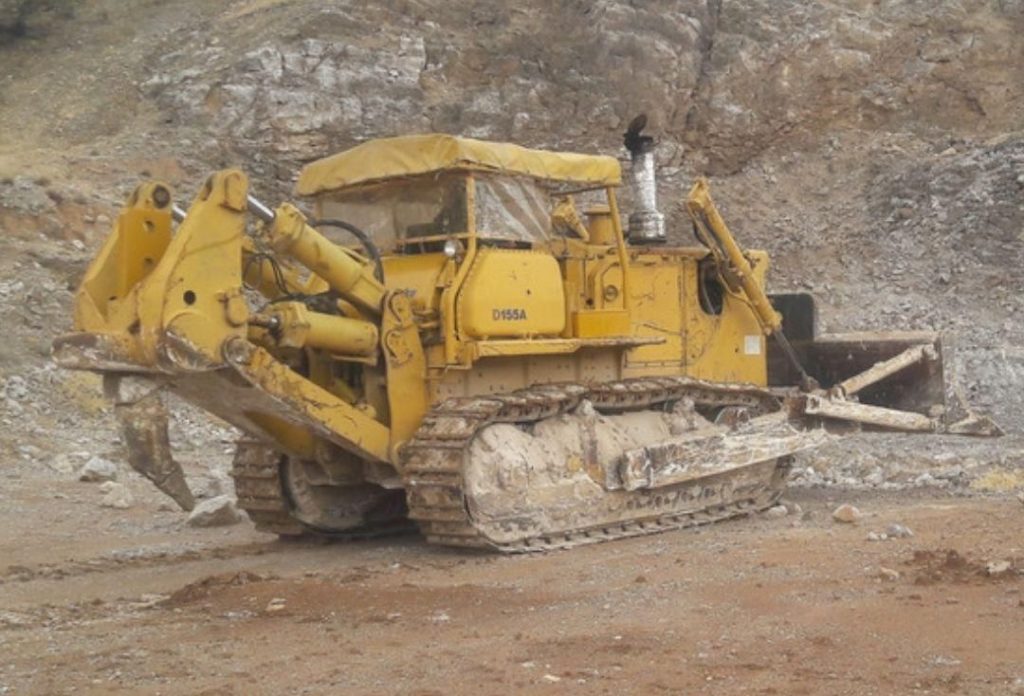 بلدوزر d155 جهت کار