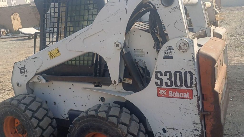 اجاره بابکت S300 خاکبرداری و گودبرداری با خاور