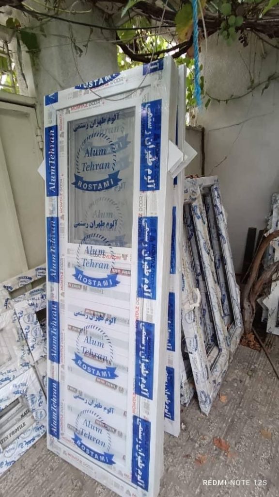 درب سرویس و پنجره pvc پی وی سی