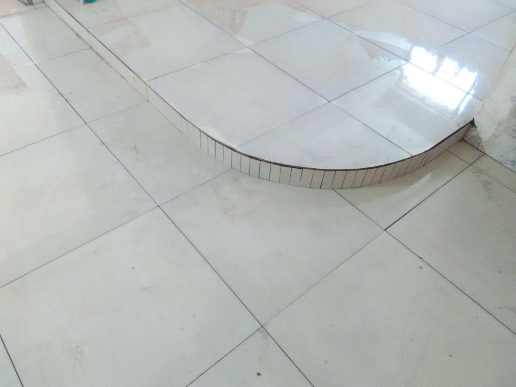 کار کاشی وسرامیک‌،کاشیکار وتعمیرات