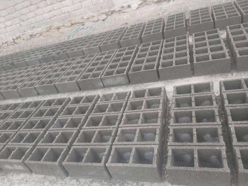 نیازمند کارگر بلوک بارگیری جای دوتاخانه فقط افغانی