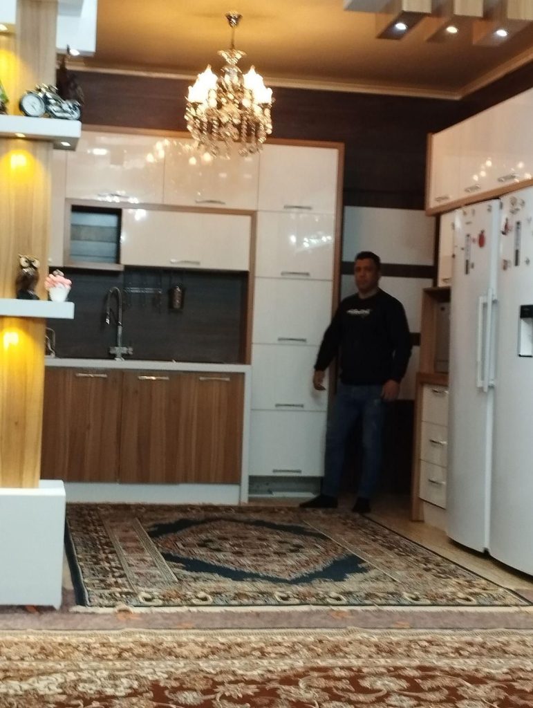 کابینت هایگلاس سه رنگ امیر علی