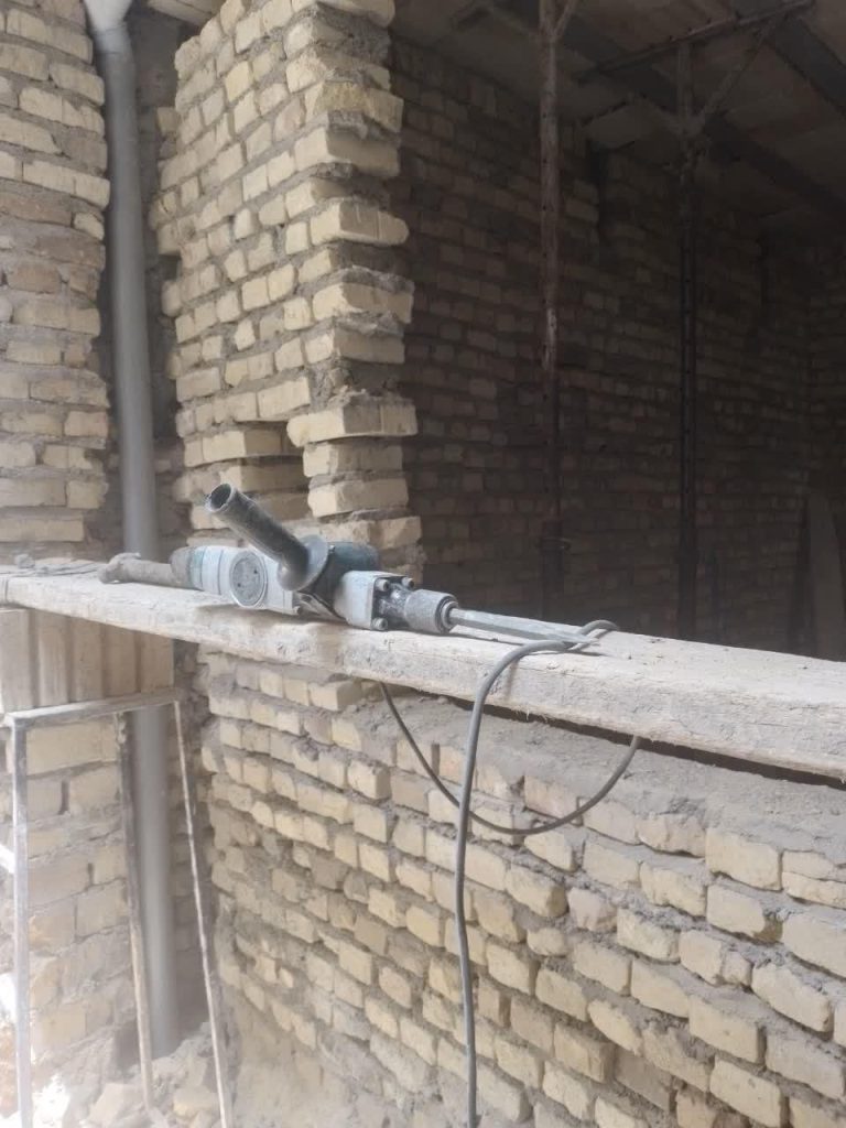 کارگر همه کاره