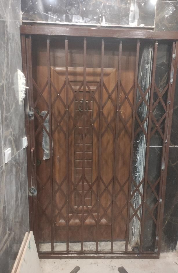 درب آکاردئونی،درب و پنجره