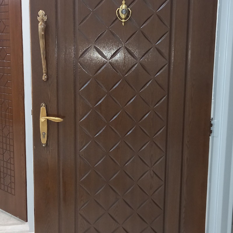 ساخت انواع درب چوبی (نجار)