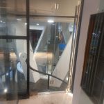 اجرای انواع درب و شیشه سکوریت فروشگاهی و آپارتمانی