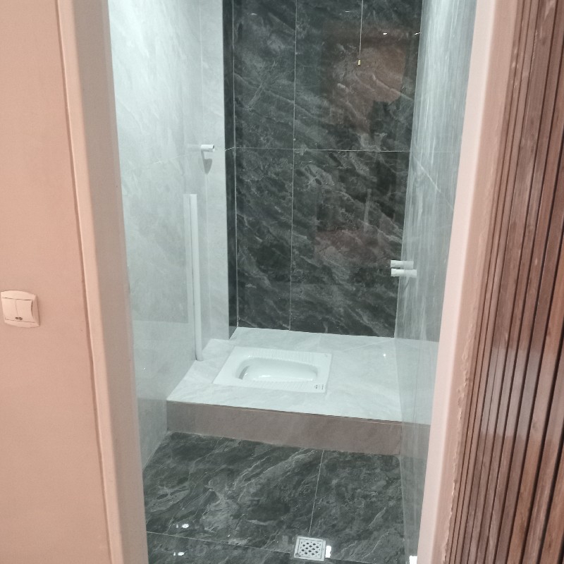 کاشی کاری خورده کاری بین کابینتی باچسب و دوغاب