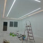 نقاش نقاشی. ساختمان رنگ کاری ساختمان